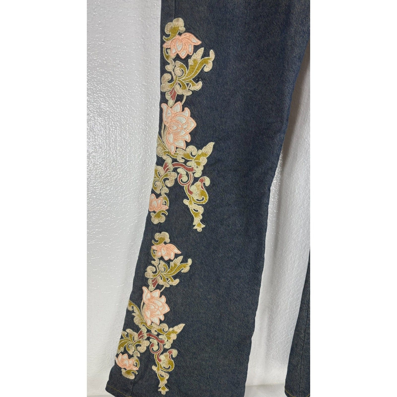 Under The Canopy Jeans Bell Bottoms Vintage Floral Embroidered Flare Size 4 — image 3 of 8